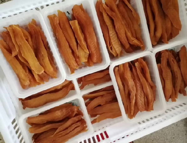 전통적으로 역으로 찐 고구마